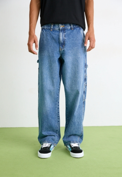 Dickies Lietuva: Atsparumas, Stilius ir Praeities Kvapas